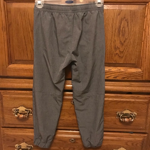 Old Navy boys active pants with zip front pockets - Picture 3 of 4